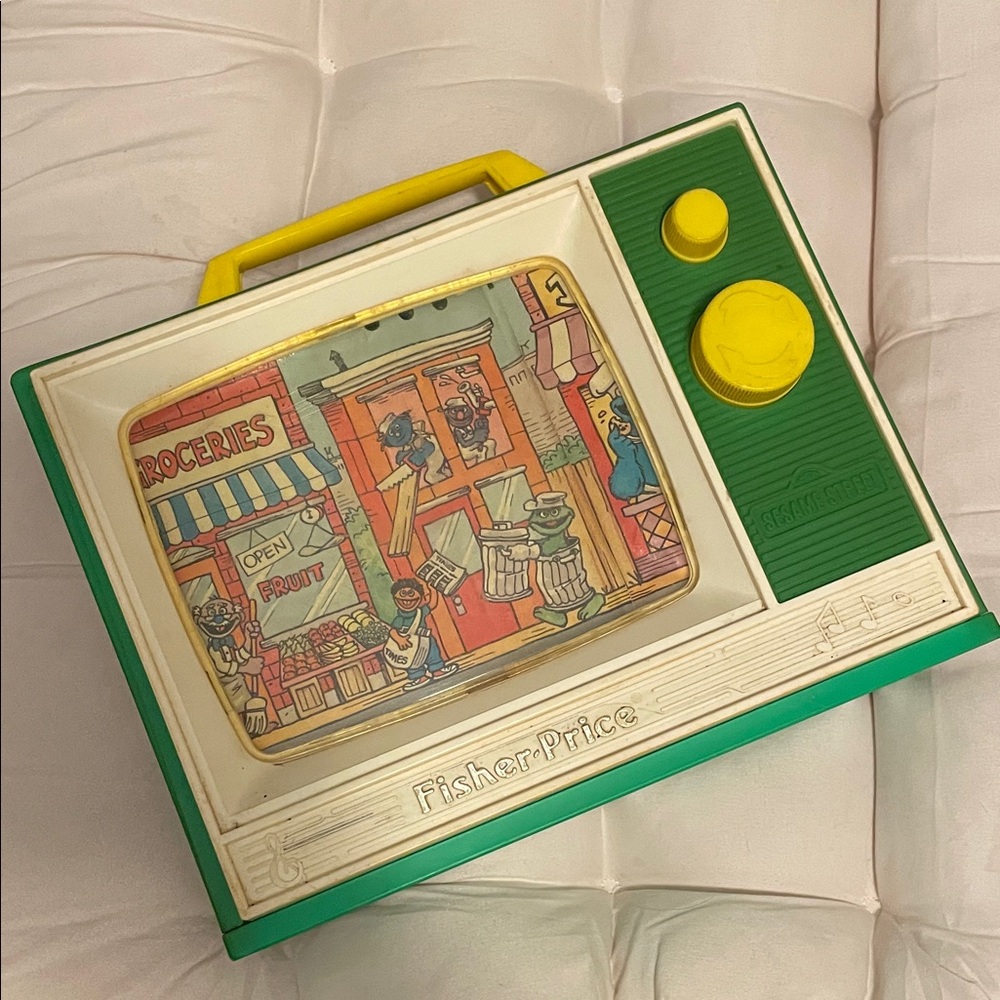 Fisher-Price Classic TV Toy - Green and Yellow Sesame Street